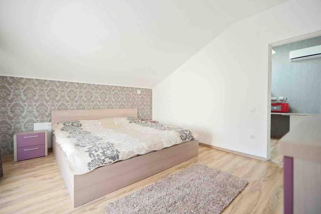 Dana Guest House Oradea Exteriör bild